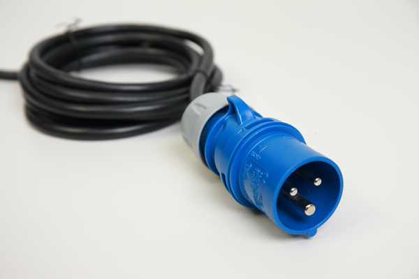 PA-6620B/R 30 AMPS POWER DISTRIBUTION 20 OUTLET W/POWER PLUGS.CABLE 3 M. & PROTECTION